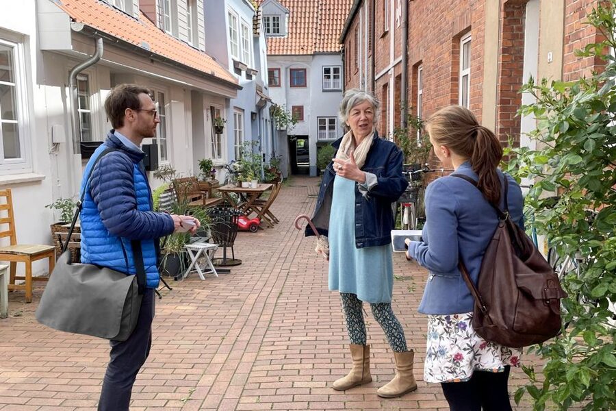 Lübeck: Entertaining Tour Through Hidden Courtyards - How the private-group format affects the experience