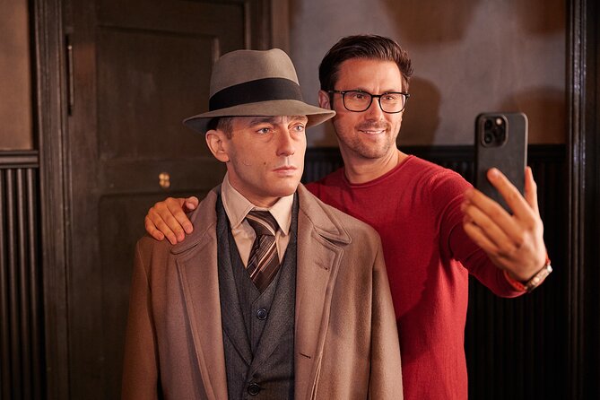 Madame Tussauds Berlin Admission Ticket - Photo booth, Teledisko, and hands-on extras