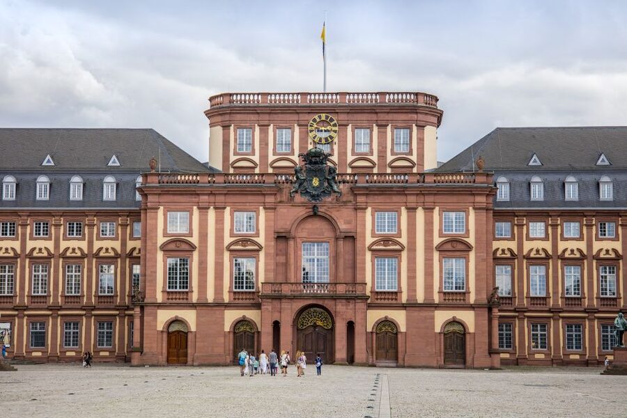 Mannheim, guided walking tour: Pulsating Jungbusch - Reading the district’s working-class past
