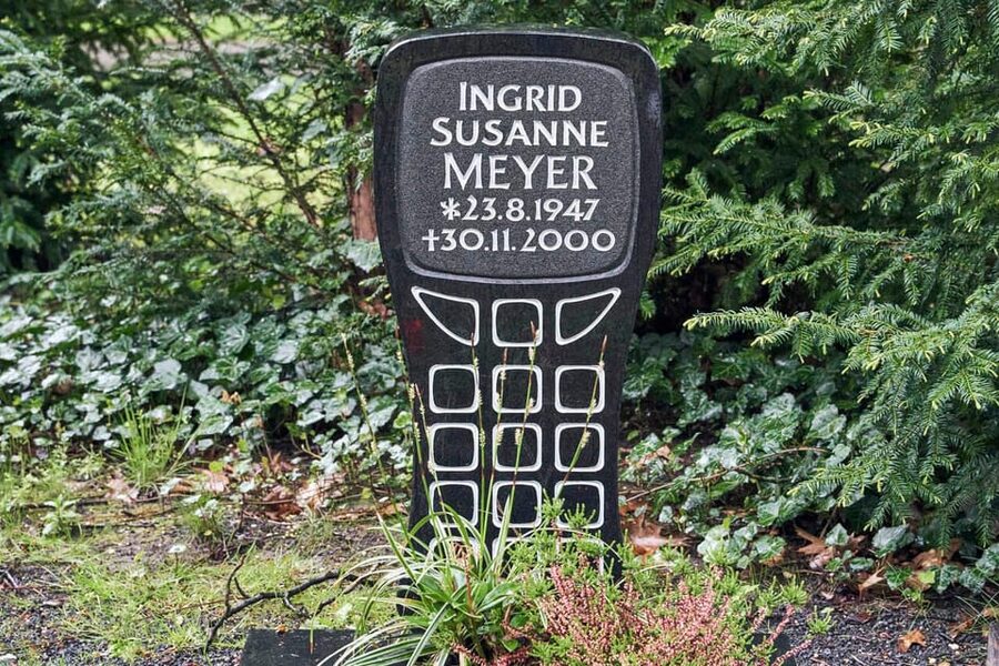 Melaten Friedhof: Guided tour with all senses - Anna Pavlova, a queen, and stories beyond Cologne
