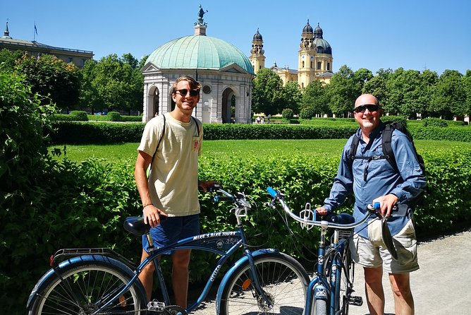 Mini Classic Bike Tour @ 4pm incl. Beer Garden & Surfers 2,5 hrs - Haus der Kunst adds difficult modern context