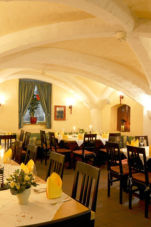 Munich: 3-Hour Culinary Nightwatch Tour - Gruftgasse, Schäfflergasse, and medieval drinking habits
