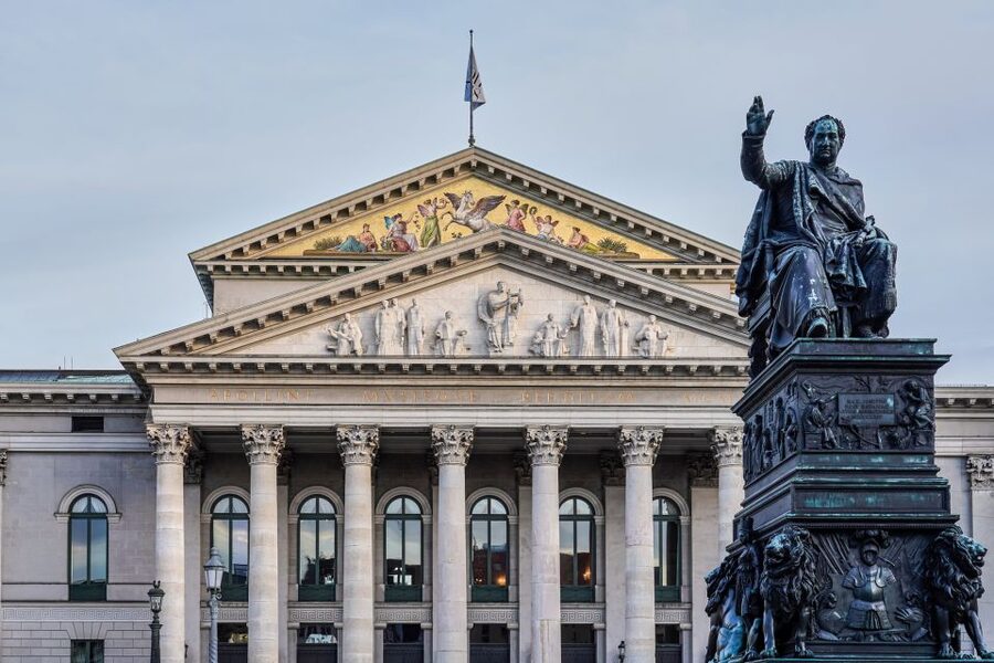 Munich: Beer Stories Guided Segway Tour - Löwenbräu, the beer fountain, and the purity law