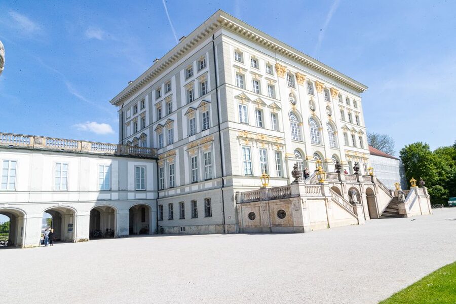 Munich: Big Bus Hop-On Hop-Off Sightseeing Bus Tour - Nymphenburg Palace and its gardens