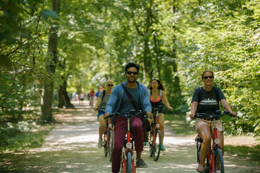 Munich: Bike Tour with Beer Garden Break - Viktualienmarkt and the Jewish quarter