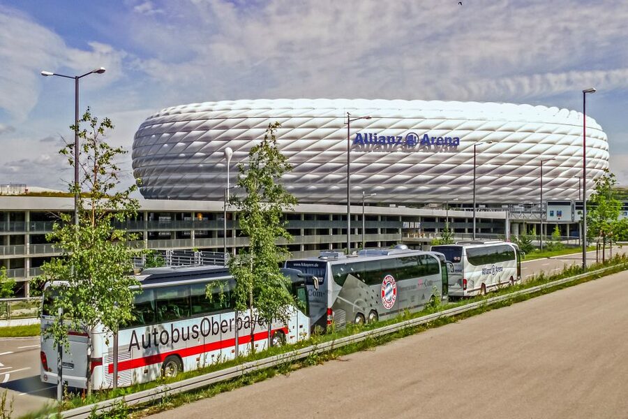 Munich: City Bus Tour & FC Bayern Munich Allianz Arena Tour - From Karlsplatz to Bayern’s football home