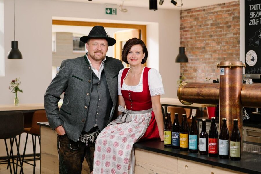 Munich: Hands-On Brewery Tour & Tasting of 4 Organic Beers - Meeting the people behind Haderner Bräu
