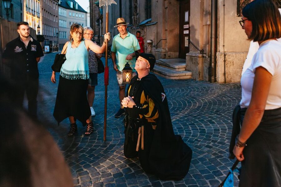Munich: Middle Ages Tour with Night Watchman - Meeting Wolfram at Marienplatz