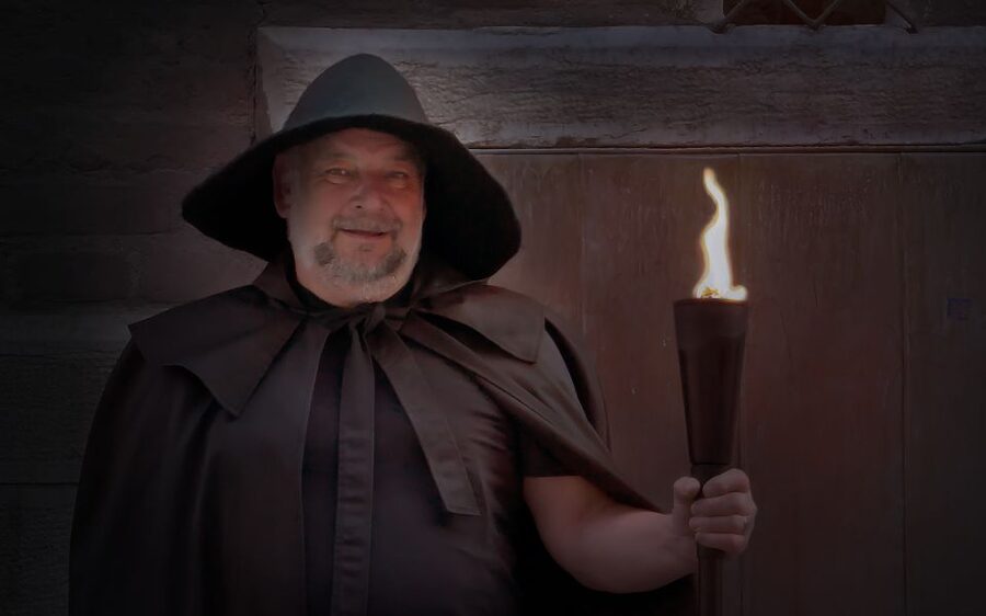 Munich: Night Watchman Torch Tour in German - Through the dark alleys of Munich