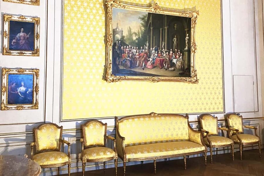 Munich Nymphenburg Palace Tickets and Tour, Carriage Museum - Inside Nymphenburg Palace for 90 minutes