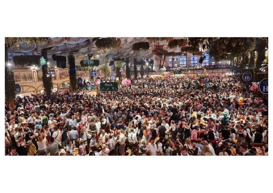 Munich: Oktoberfest Big Beer Tent Evening Table Reservation - The bag rules can affect your arrival