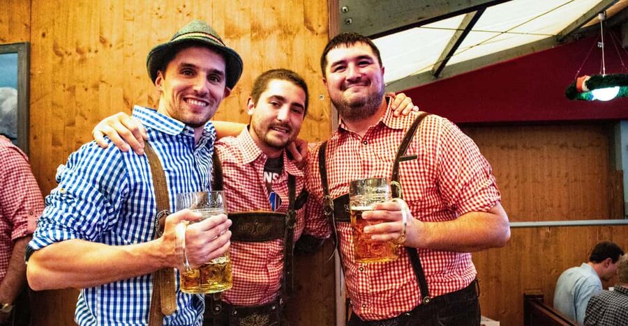 Munich: Oktoberfest Tour with Tent Reservation, Food & Beer - Key points at a glance