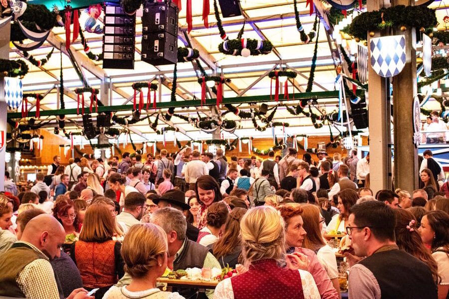 Munich: Oktoberfest Tour with Tent Reservation, Food & Beer - Who will enjoy this tour most