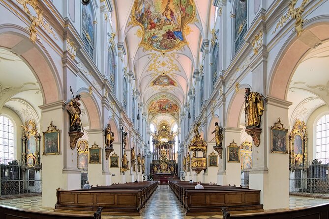 Munich: Old Town Highlights Private Walking Tour - Choosing two, four, or six hours