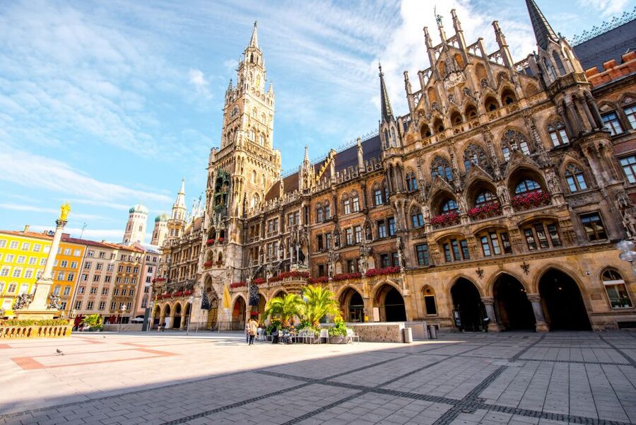 Munich: Old Town Highlights Private Walking Tour - Guide quality and the value of a private group