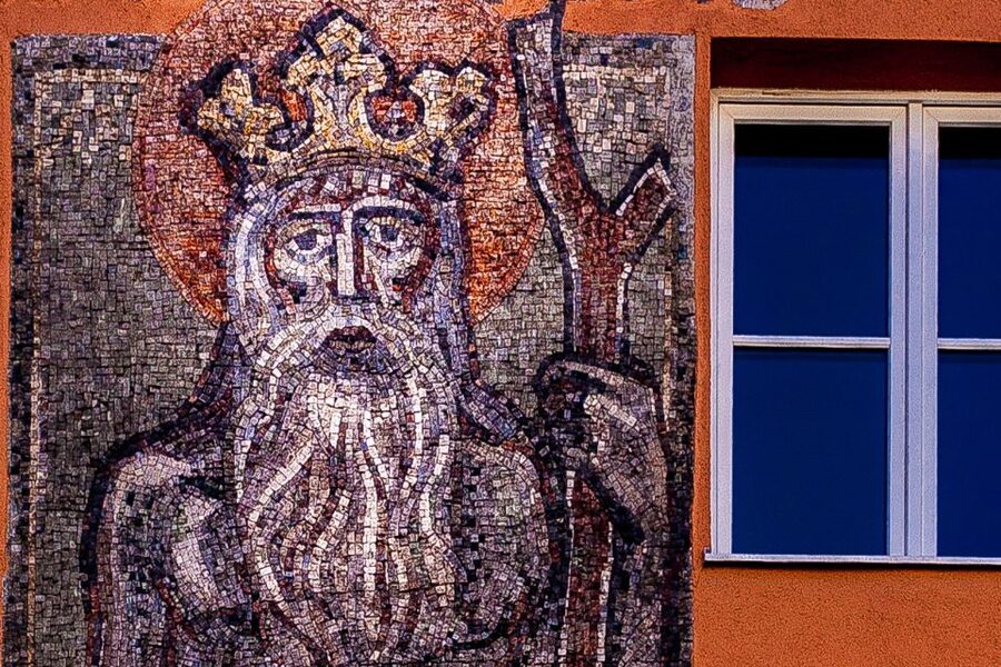 Munich: Places of Luck in Munich - Max-Joseph-Platz and the royal virtues