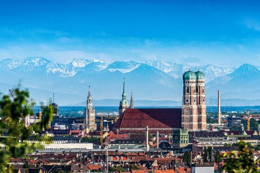 Munich : Private Walking Tour with A Guide (Private tour) - A private introduction to Munich’s historic center