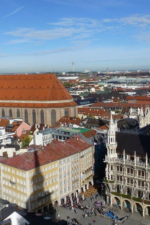 Munich Private Walking Tour with the BMW Museum and BMW Welt - Resistance stories: White Rose and Georg Elser