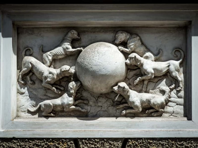 Munich: Raven Black Witches and Executioners Walking Tour - From the Hackenviertel toward Sendlinger Tor