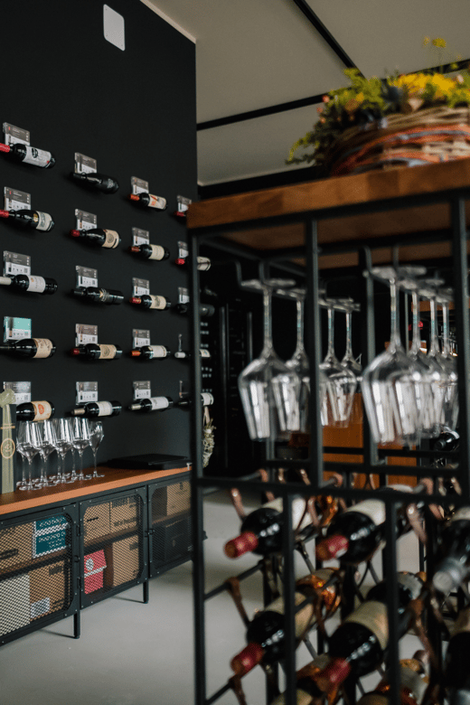 Munich: Romantic Wine Experience for Two at Viktualienmarkt - A date night in the middle of Munich