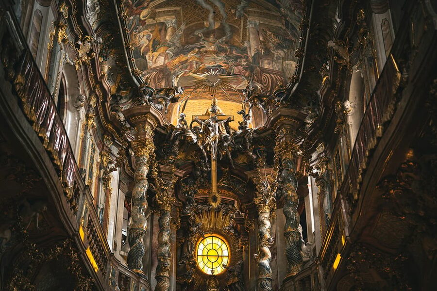 Munich: Spanish Guitar & Bach Toccata at Asamkirche - Why Asamkirche Changes the Concert