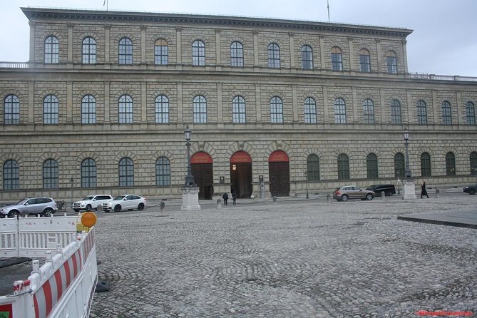 Munich - the essential walking tour - New Town Hall and the famous Glockenspiel