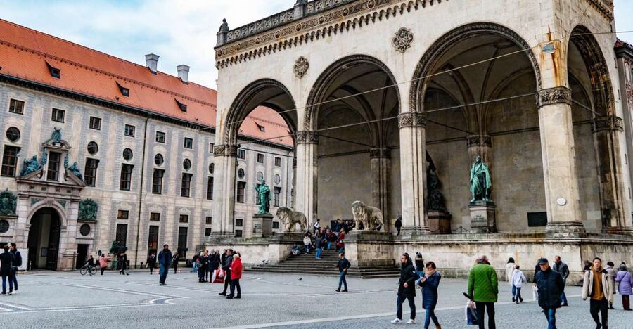 Munich: Third Reich Guided City Walking Tour - Marienplatz and the political beginnings