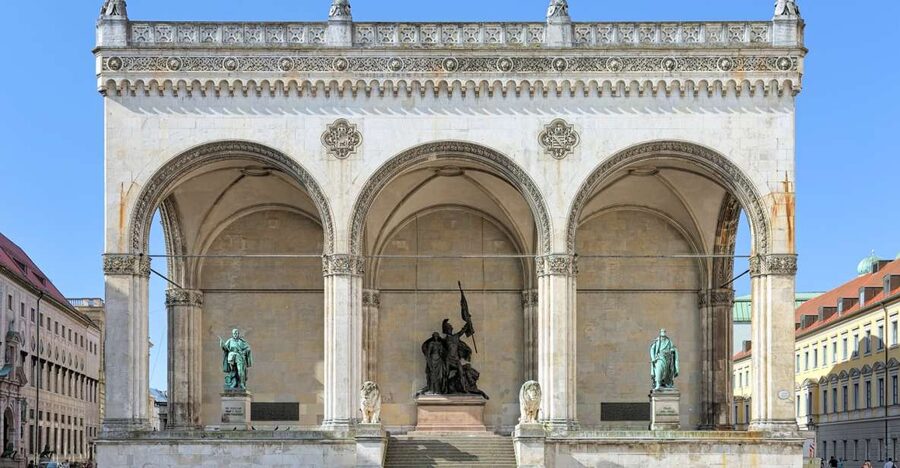 Munich: Third Reich & WWII Walking Tour - The Hofgarten and the White Rose resistance