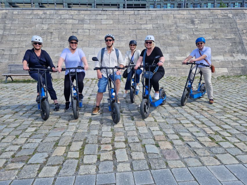 Munich: Top Sights Guided E-Scooter Tour - Starting Safely on the E-Scooter