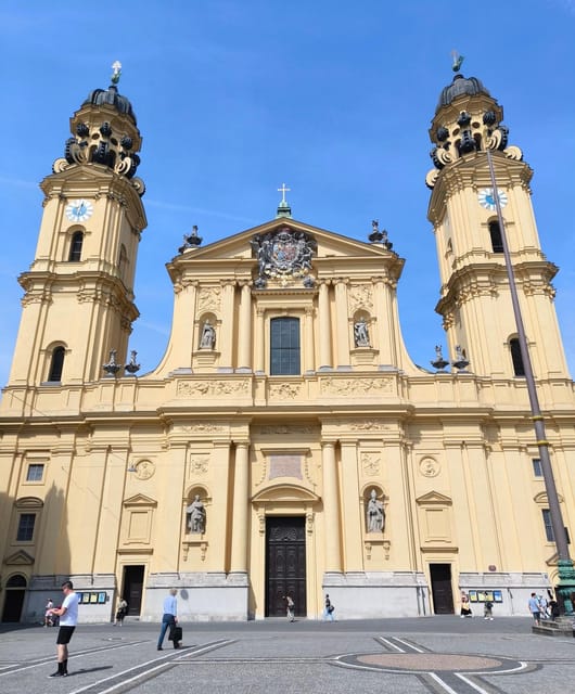 Munich: Walking tour of the old town with all your senses - White gold and Munich’s traditions