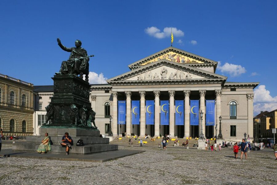 Munich: Walking Tour Old Town 3D VR Tour in GERMAN - Key points at a glance