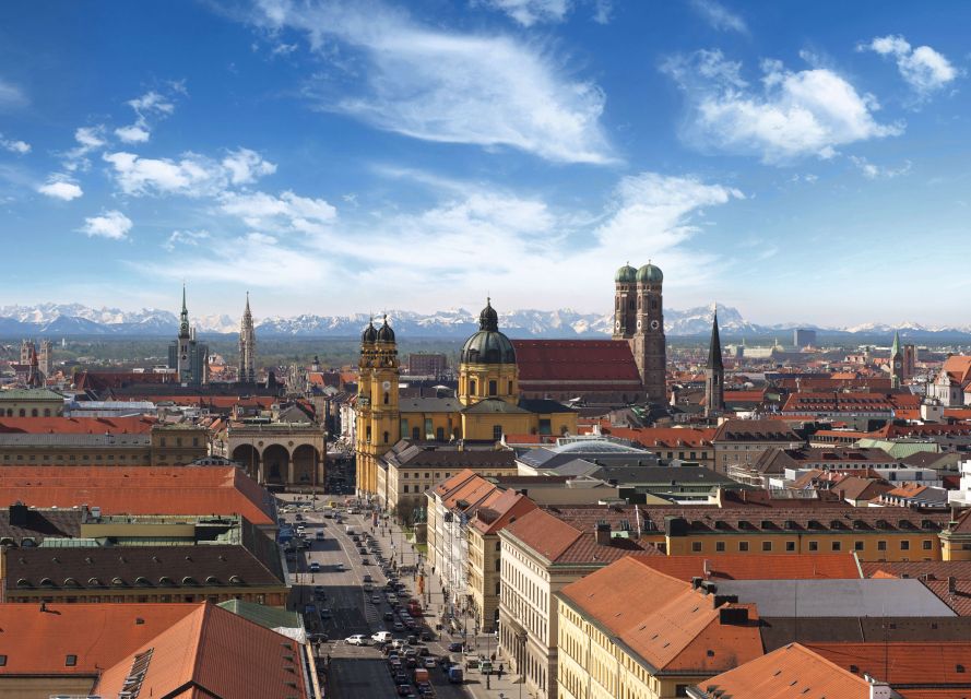 Munich: Walking Tour Old Town and Viktualienmarkt - Odeonsplatz and the Italian Baroque finish