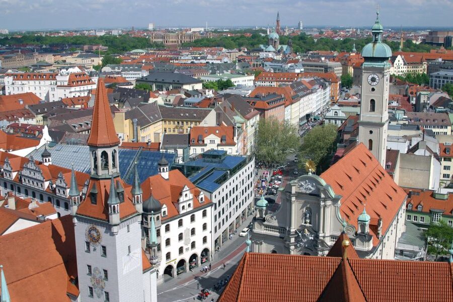 Munich: Walking Tour Old Town and Viktualienmarkt - Alter Hof and the Wittelsbach story