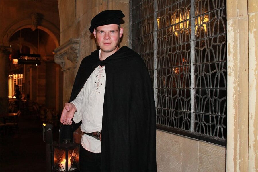 Münster: Night watchman tour through the picturesque old town by lantern light - The Historic Town Hall and Münster’s public life