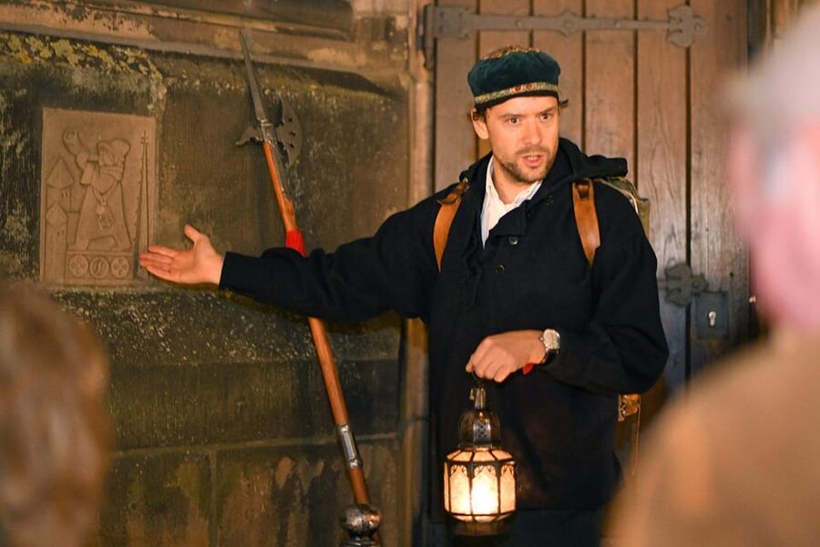 Münster: Night watchman tour through the picturesque old town by lantern light - Who will enjoy this lantern walk most?