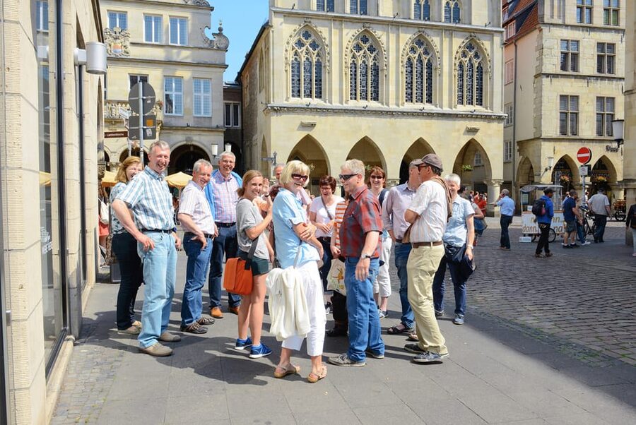Münster: Old Town Highlights Guided Tour - The historic town hall and the Peace Hall
