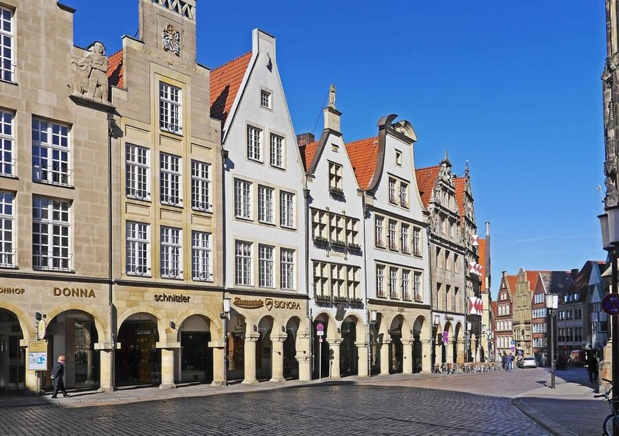 Münster Private Guided Walking Tour - Starting at the Town Hall and setting the right expectations