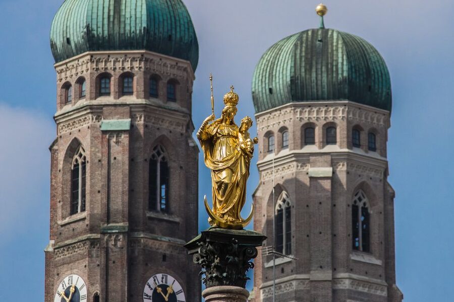 Mystic Munich - Sagas and Legends of the Old Town - Starting at Marienplatz 15 under the Old Town Hall