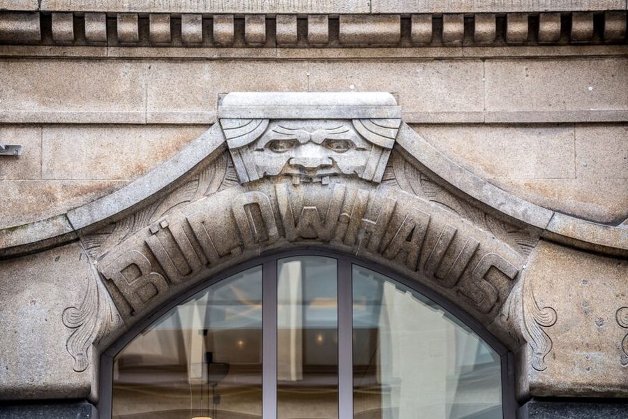 Mystical Hamburg - Walking Tour in German - Ice giants, river spirits, and the city’s beginnings