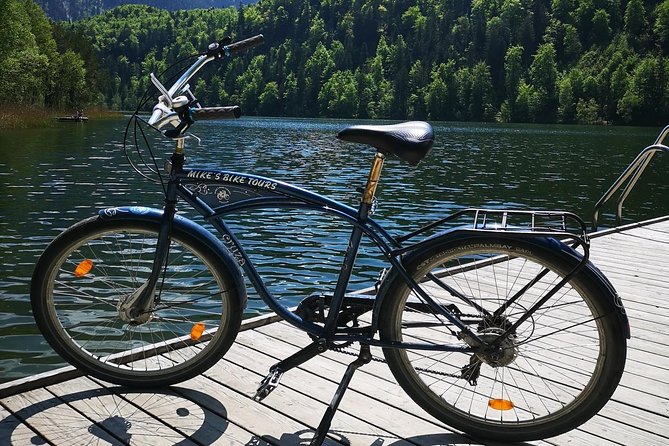 Neuschwanstein Castle by Bus Incl. Bike Ride or Hohenschwangau - Cycling Around Schwangau and Schwansee