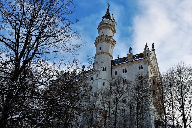 Neuschwanstein Castle, Ettal Abbey and Oberammergau Private Tour from Munich - Why this private Bavarian day works