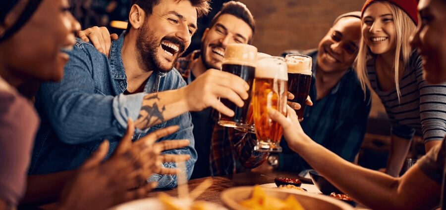 Nuremberg: Bar and Club Tour with Free Shots and Free Entry - How much the guide shapes the experience