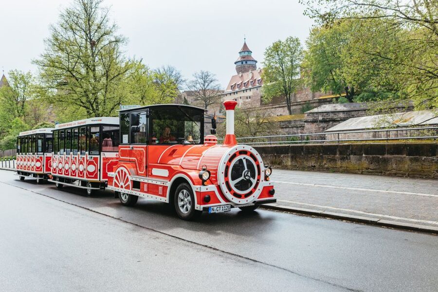 Nuremberg: City Tour with the Bimmelbahn Train - A fast introduction to Nuremberg from Market Square