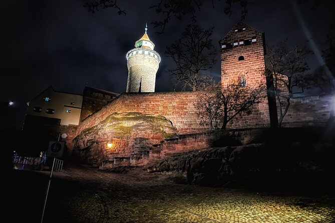 Nuremberg Ghosts and Gallows Evening Walking Tour in English - Hauptmarkt and the Beautiful Fountain