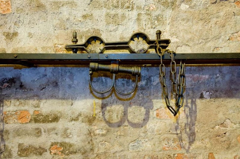 Nuremberg: Medieval Dungeons Guided Tour - Twelve cells and the reality of medieval imprisonment