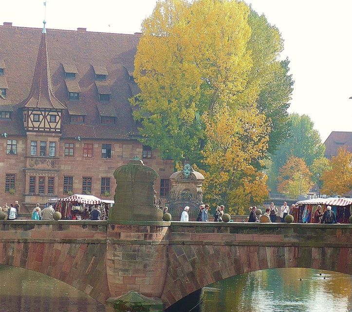 Nuremberg Old Town and Nazi Rally Grounds Walking Tour - Imperial Castle courtyards and Dürer’s house