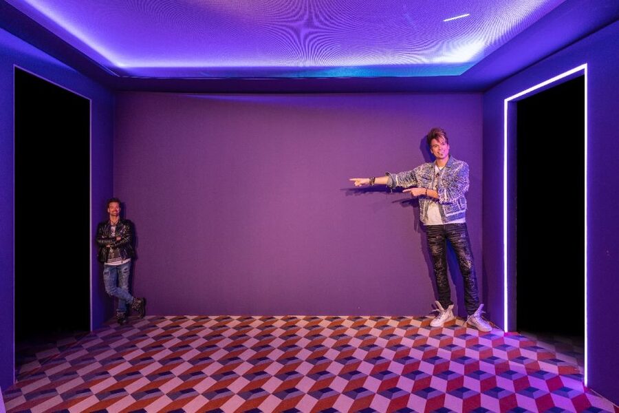 Oberhausen: HOUSE OF MAGIC - powered by Ehrlich Brothers - Original costumes, vehicles, and big photo moments