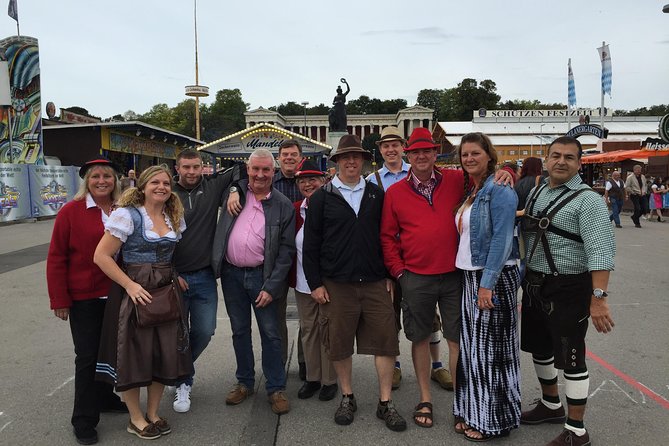 Oktoberfest Tour with table and unlimited beer - Walking into Oktoberfest with local context