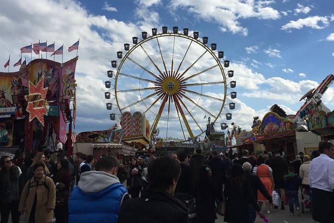 Oktoberfest Tour with table and unlimited beer - Four hours inside the reserved Oktoberfest tent