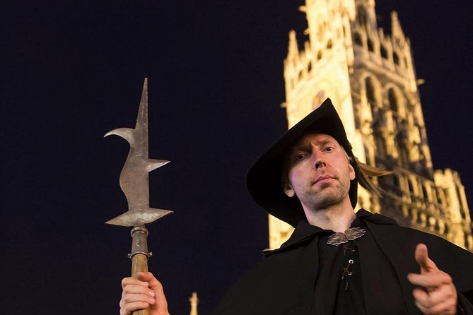 On the road with the night watchman - Why this Munich evening walk works